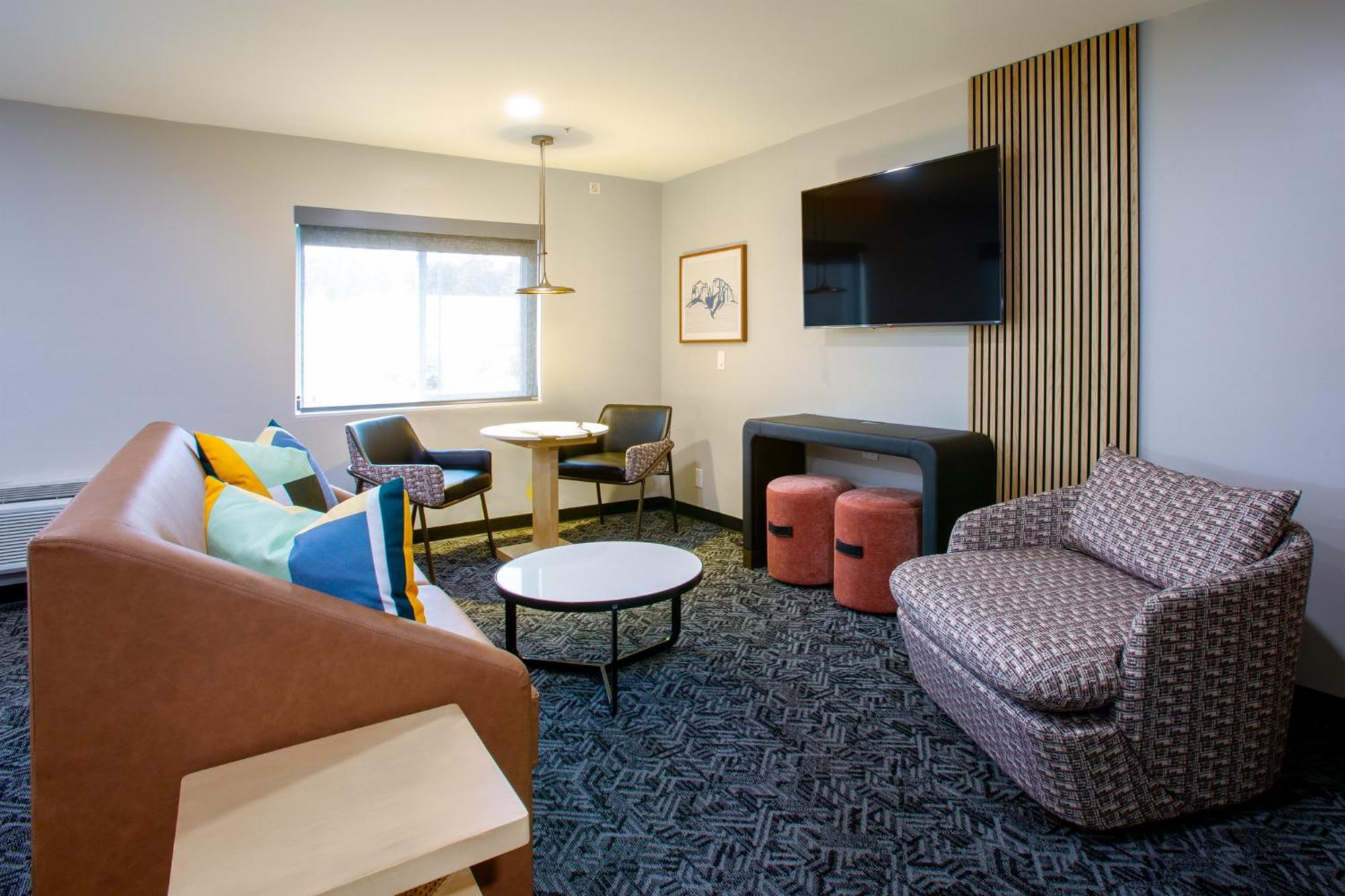 Voco Flagstaff By Ihg Hotel Exterior photo