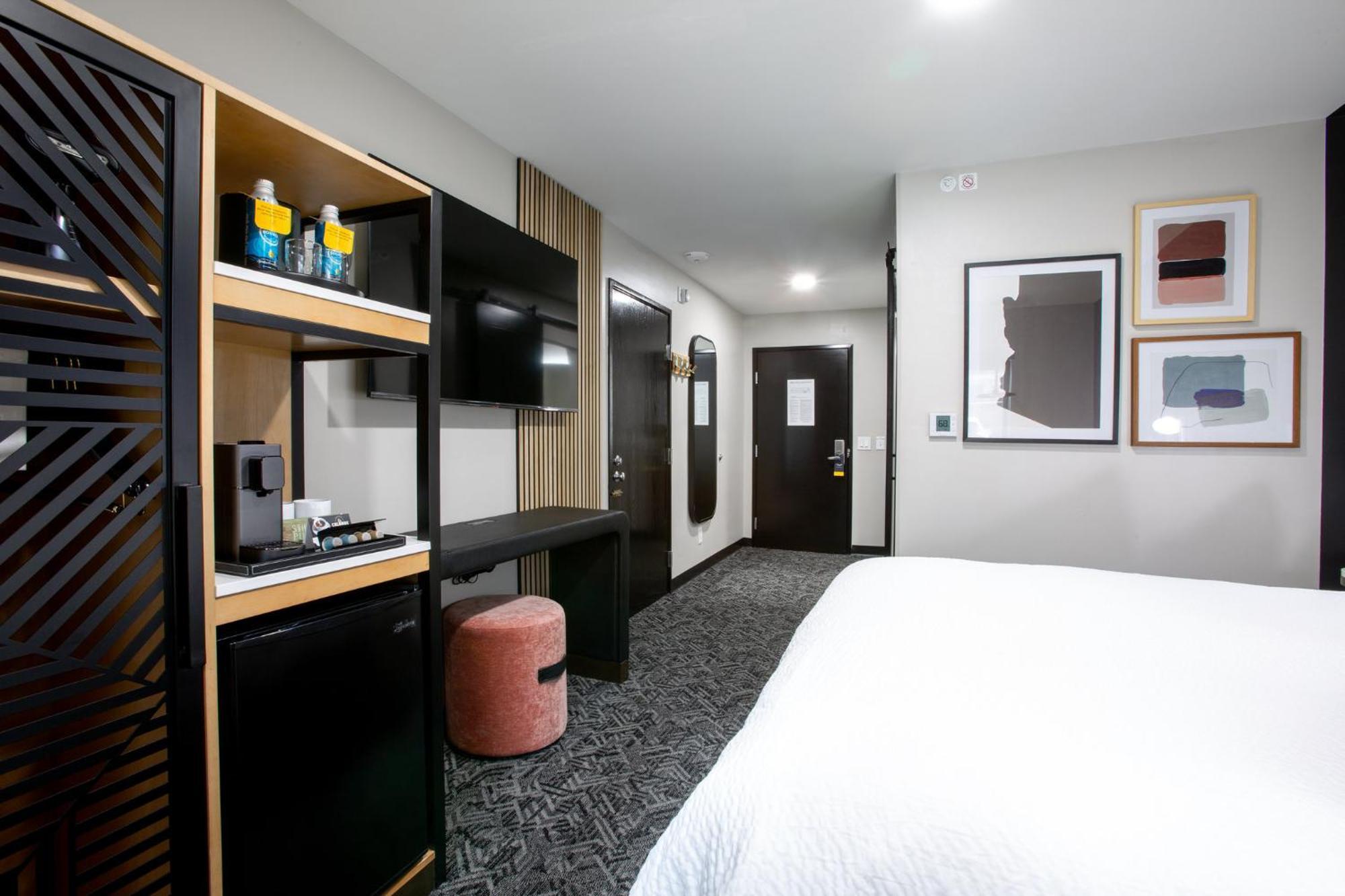 Voco Flagstaff By Ihg Hotel Exterior photo