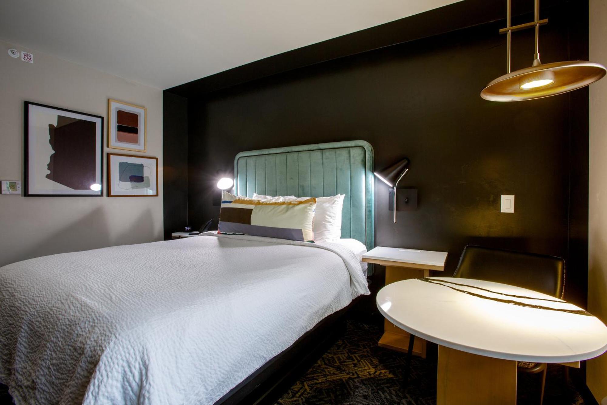 Voco Flagstaff By Ihg Hotel Exterior photo